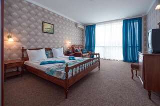Отель Mercury Hotel-Premium All Inclusive Солнечный Берег Двухместный номер с 1 кроватью или или 2 отдельными кроватями (для 2 взрослых и 2 детей)-4